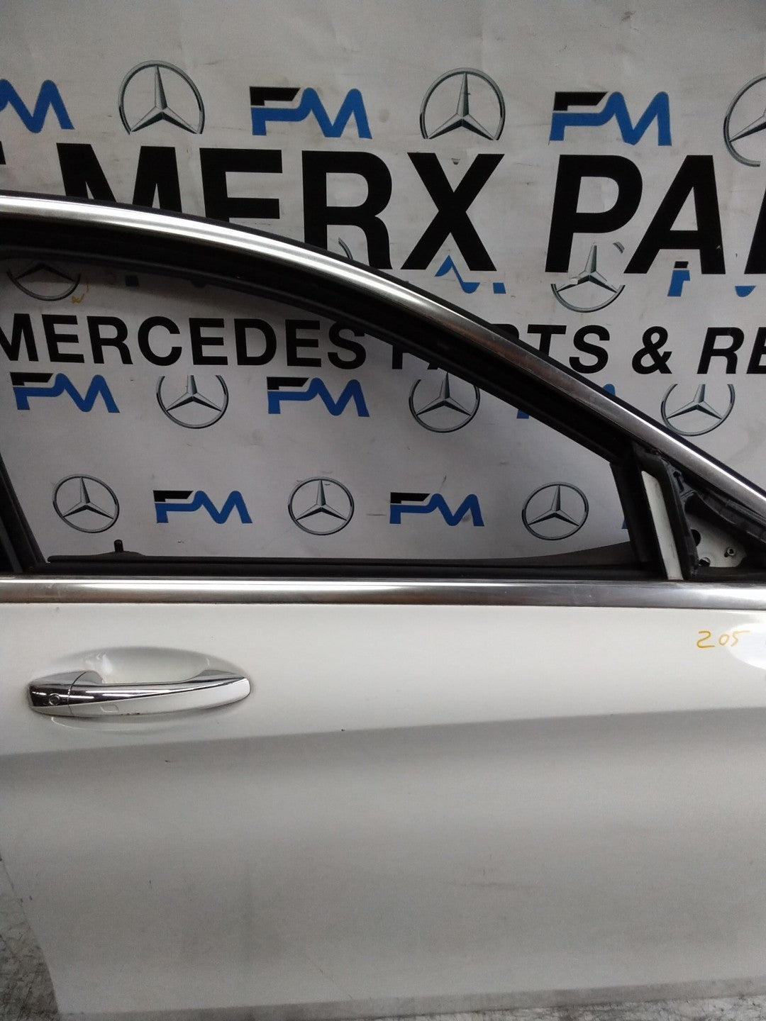 MERCEDES C-CLASS W205 SLN DRIVER FRONT DOOR OSF WHITE 2014 ON COMPLETE FMD329