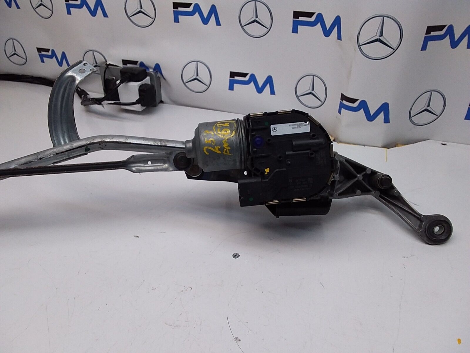 MERCEDES GLC WIPER MOTOR & LINKAGE FRONT A2538205600 W253 2015-2022 FM00192