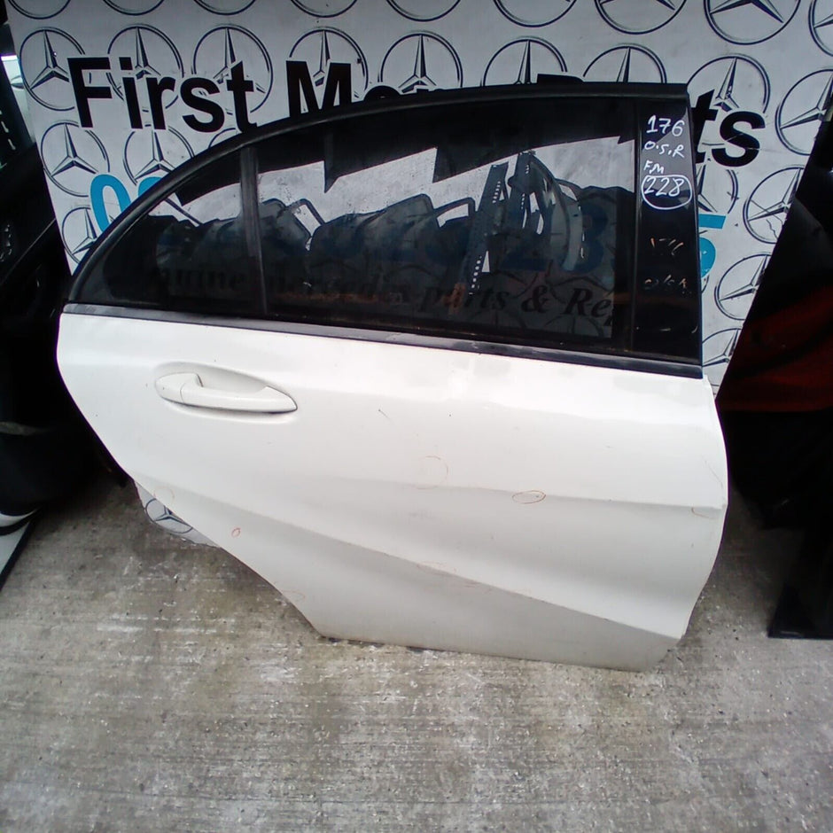 MERCEDES BENZ A-CLASS  W176  DRIVER SIDE REAR DOOR ( OFF SIDE REAR )