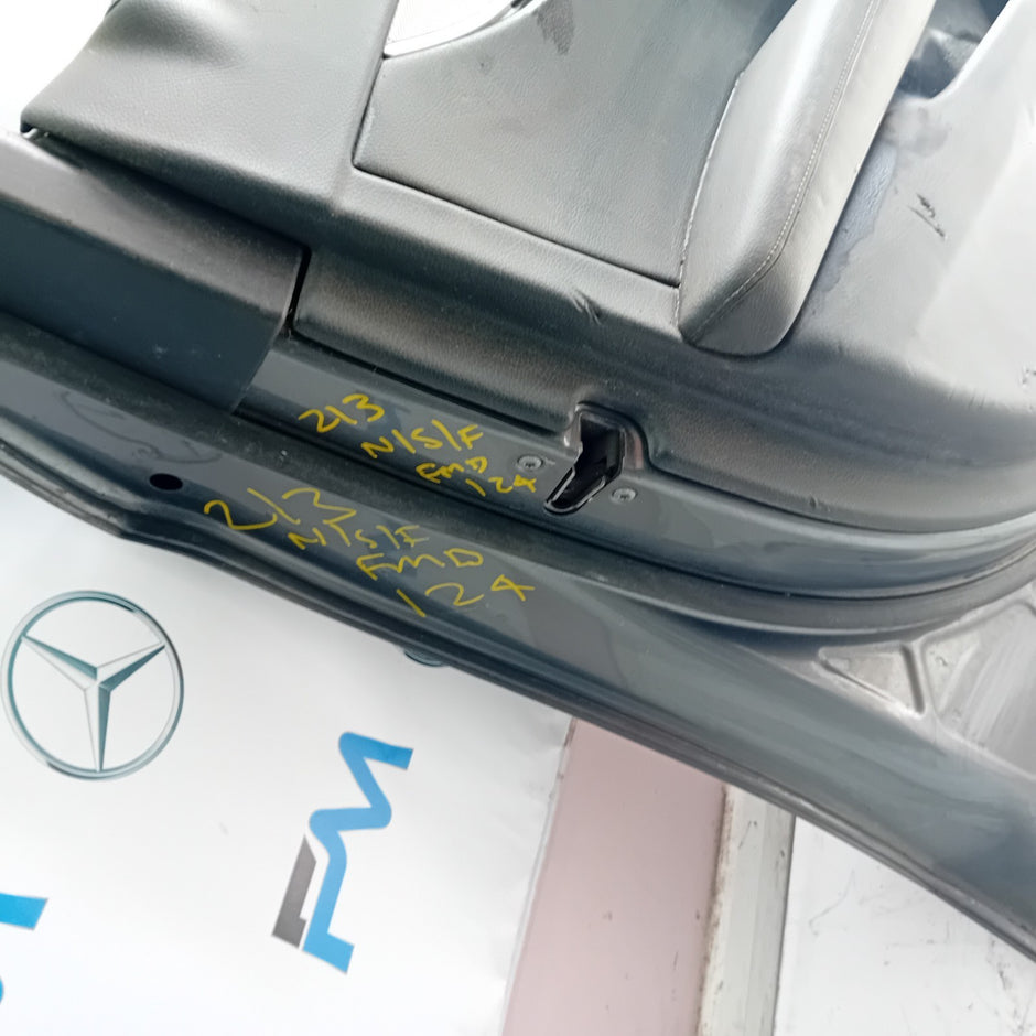 MERCEDES BENZ R-CLASS W213 PASSENGER SIDE FRINT DOOR N/S/F GREY FMD124