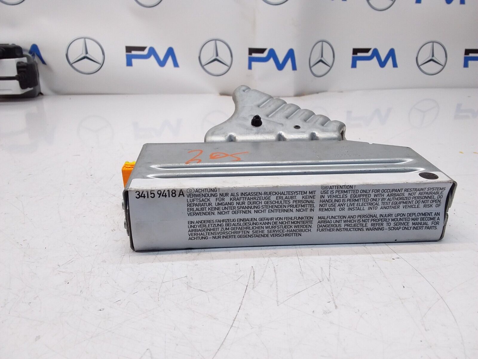 MERCEDES  C-CLASS W205 PASSENGER REAR SIDE  AIRBAG MODULE A2058604701 FM00466