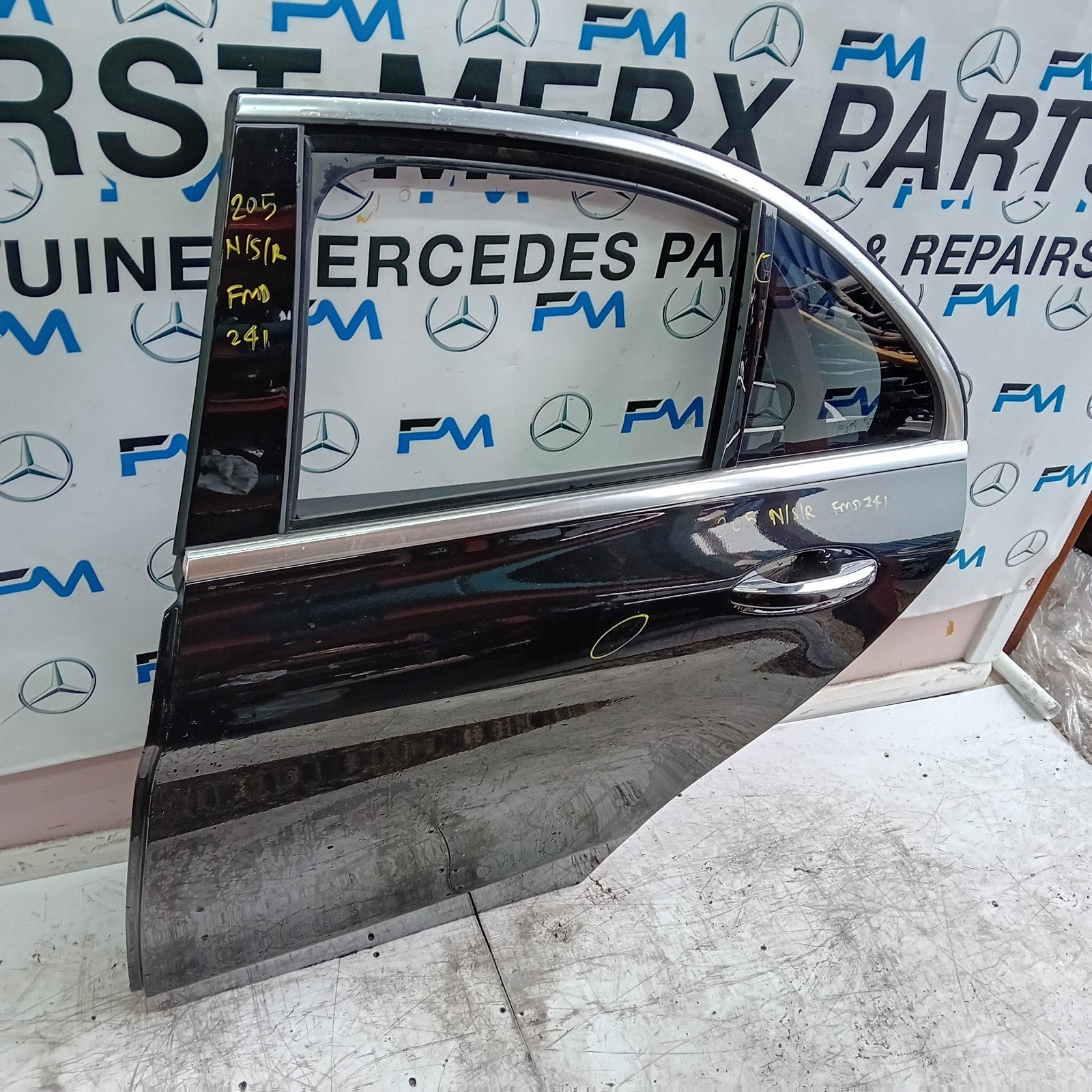 MERCEDES C-CLASS W205 SLN PASSENGER REAR DOOR NSR BLACK 2014 ON COMPLETE FMD241