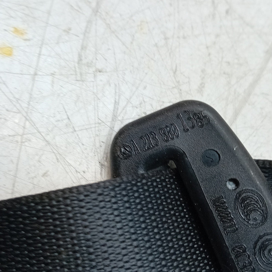 MERCEDES BENZ E-CLASS W213 SEAT BELT REAR CENTRE A2138601385 BLACK FM001233