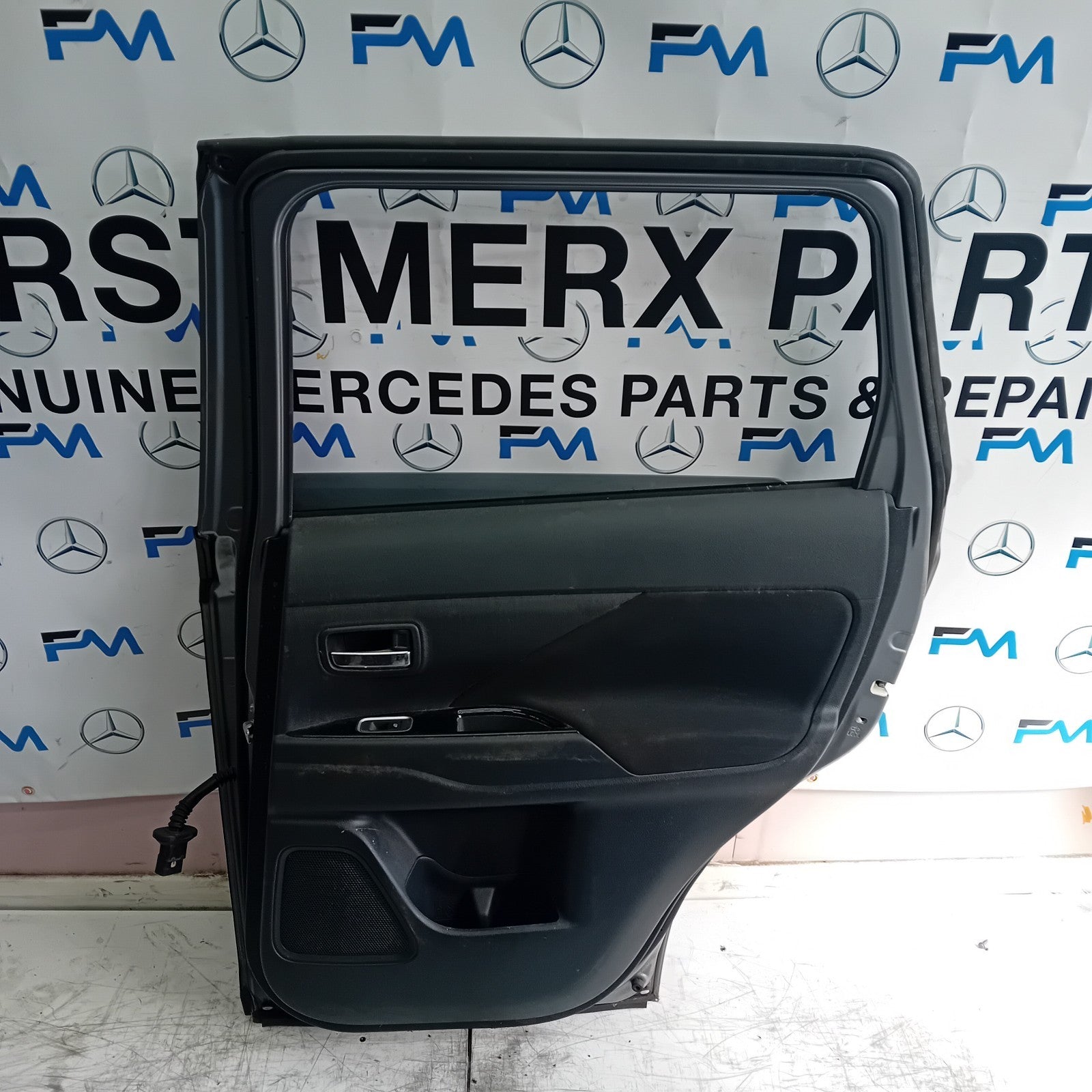 MITSUBISHI OUTLANDER MK3 DRIVER SIDE REAR DOOR OSR GREY 2013 ON COMPLETE FMD178