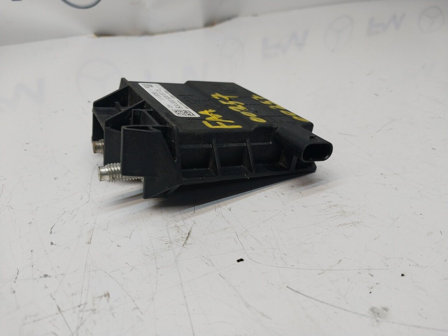 Mercedes W213 W205 W218 W238 W253 Negative Battery Tray Clamp A0009061505FM00257