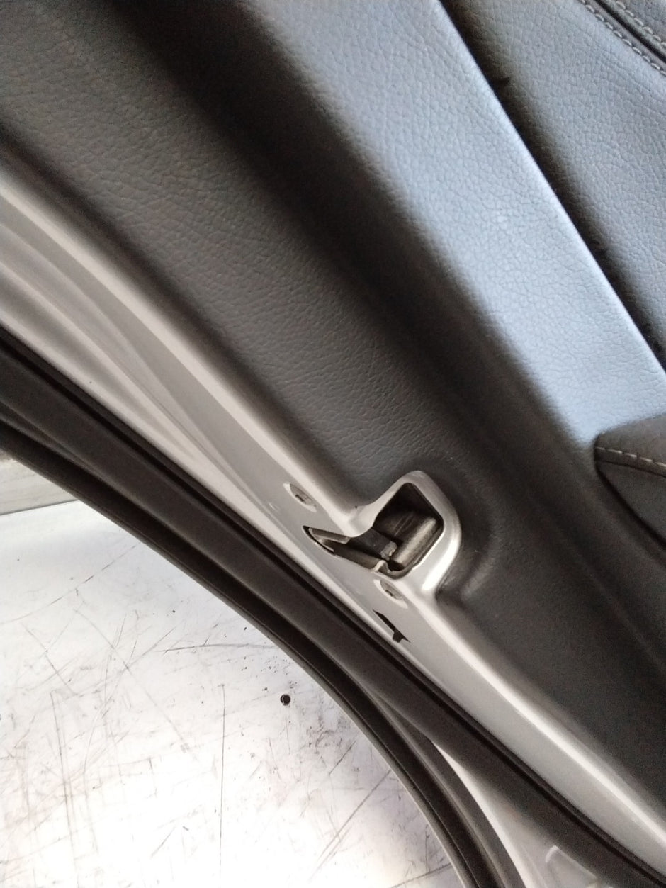 MERCEDES BENZ E-CLASS W213 PASSENGER SIDE REAR DOOR N/S/R COMPLETE SILVER FMD101