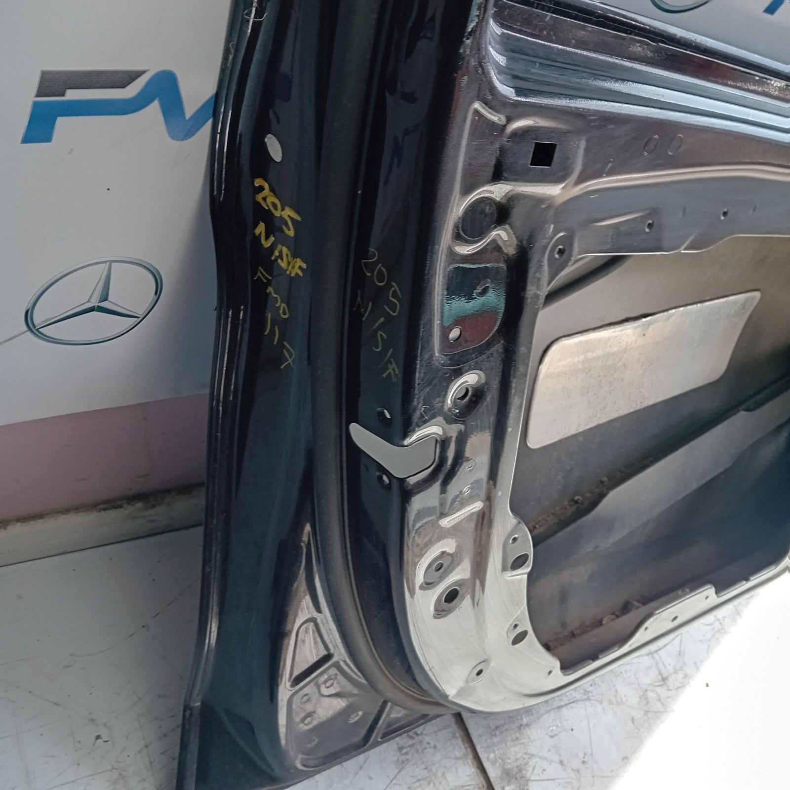 MERCEDES BENZ C-CLASS W205 PASSENGER SIDE FRONT DOOR N/S/F BLACK FMD117
