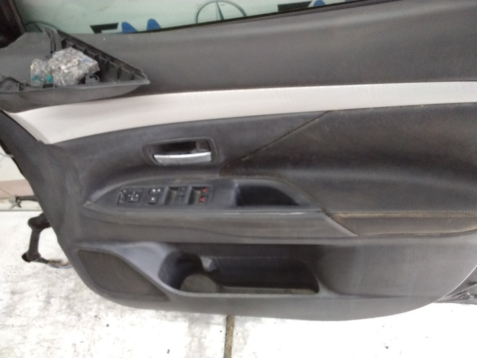 MITSUBISHI OUTLANDER DRIVER FRONT DOOR OSF BLACK COMPLETE FMD577