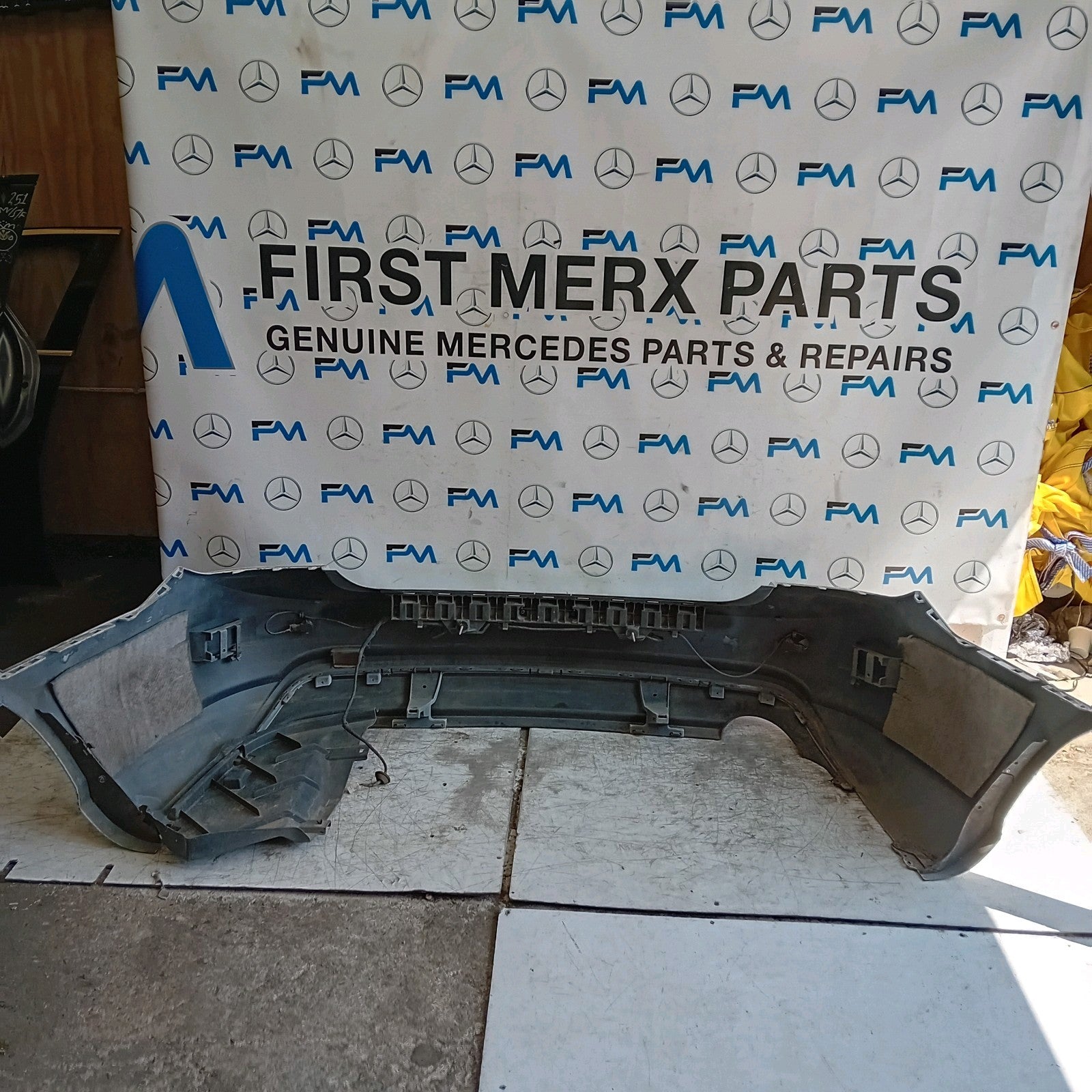 MERCEDES BENZ E-CLASS C207 COUPE REAR BUMPER 2016 WHITE A2076100408 FMX109
