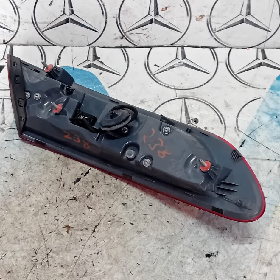 MERCEDES BENZ E-CLASS W238 COUPE REAR DRIVER SIDE LIGHT A2389062101