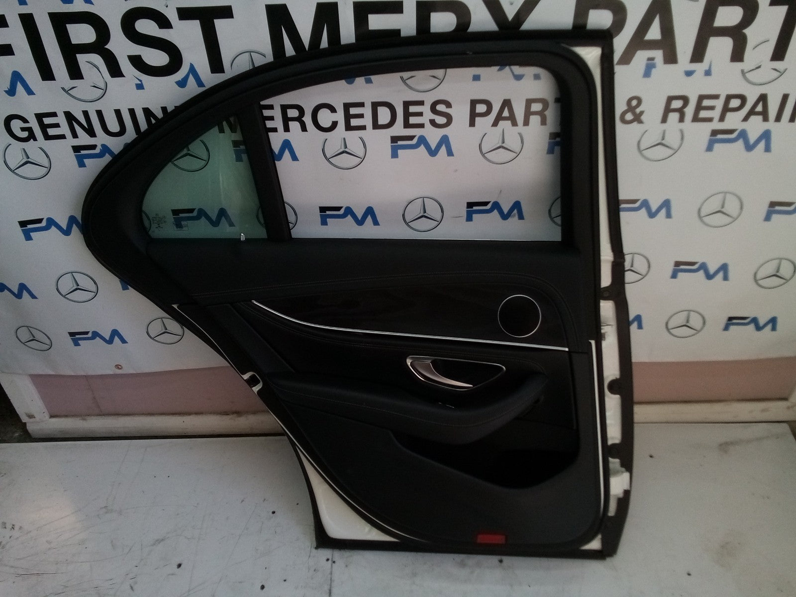 MERCEDES E CLASS W213 SALOON PASSENGER REAR DOOR (NEAR SIDE REAR) WHITE FMD22