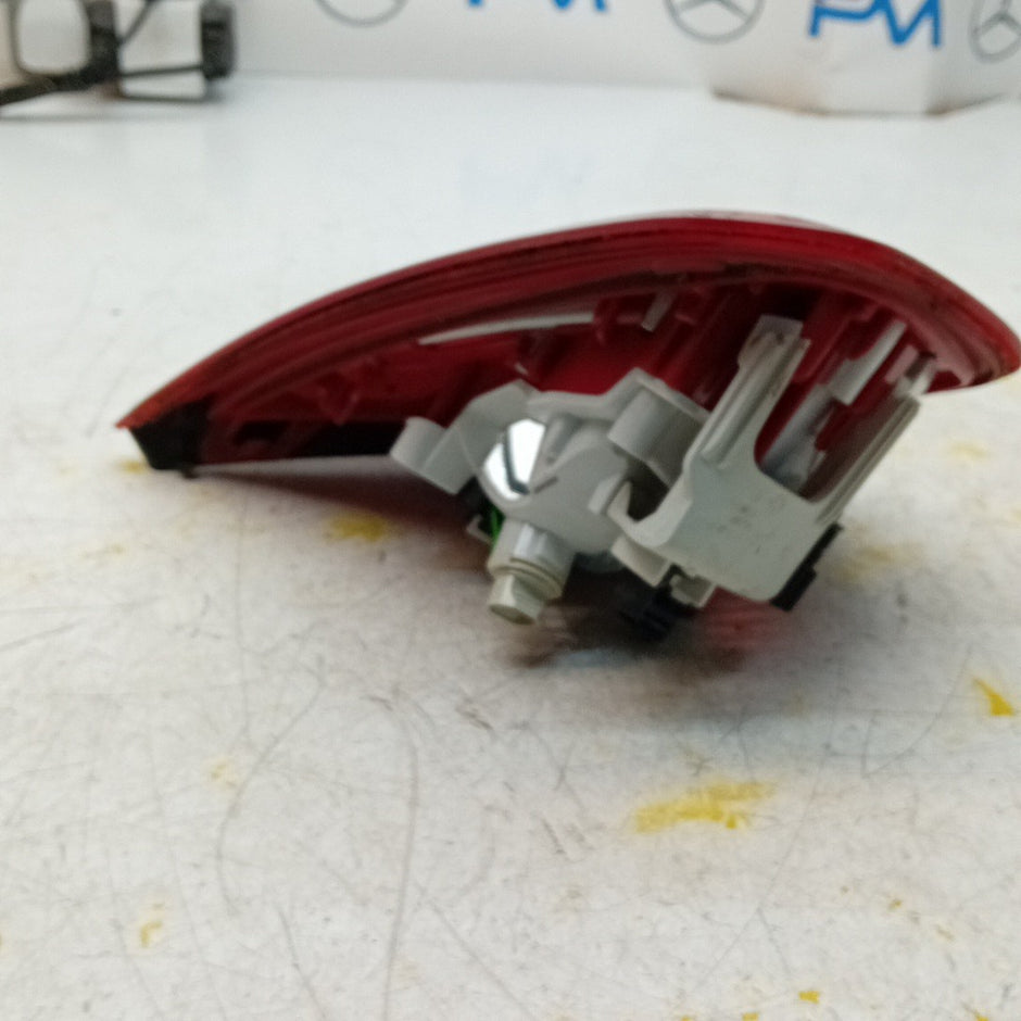 MERCEDES GLA X156 DRIVER RIGHT  REAR INNER TAIL LIGHT A1569060458 2015 FMT286