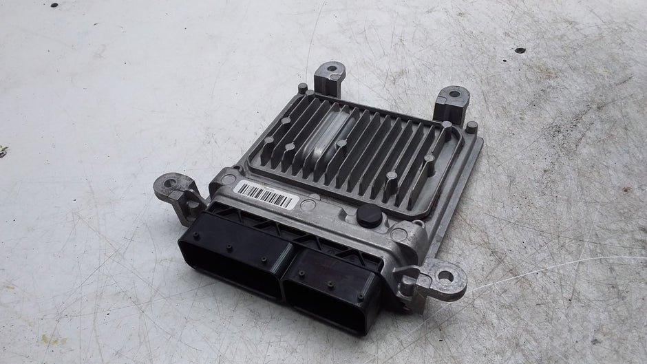 MERCEDES BENZ   C-CLASS W205 ENGINE CONTROL UNIT A6519004500 FMR433