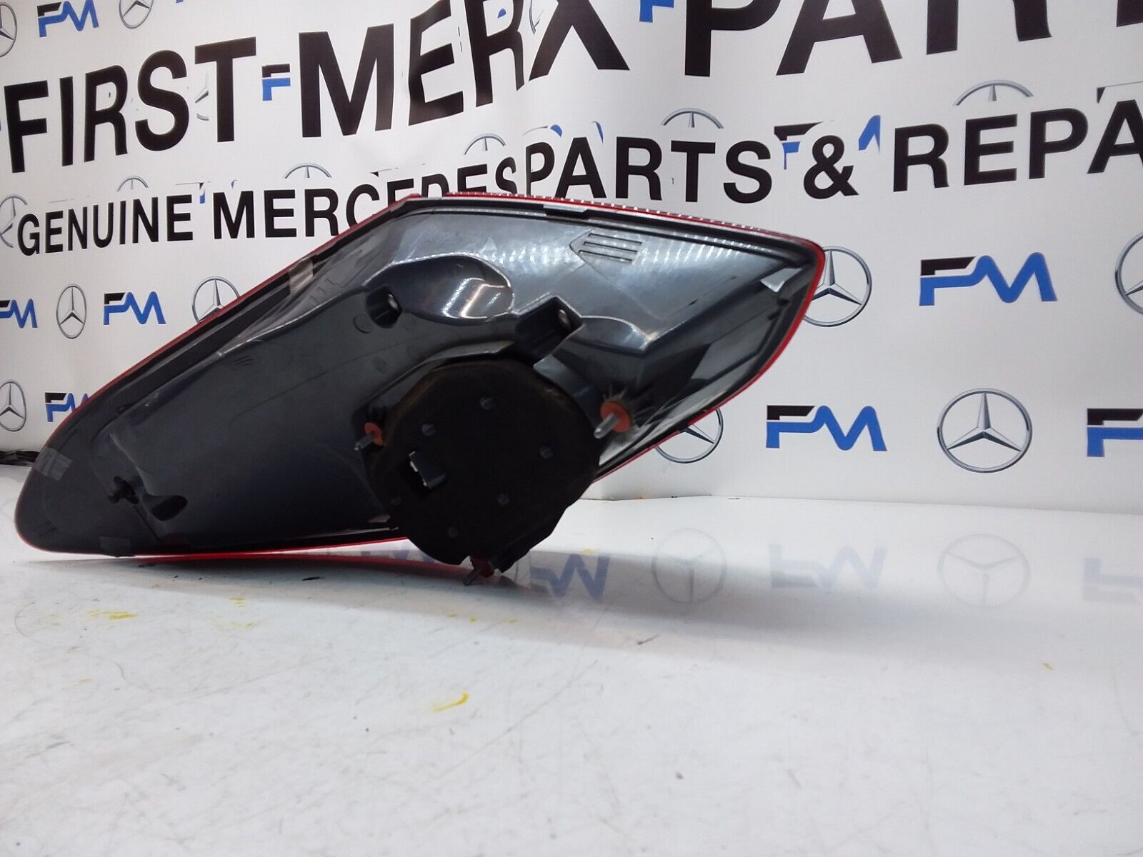 2018 MERCEDES  C CLASS W205 REAR DRIVER SIDE O/S LED LIGHT A2059061457 FMT25