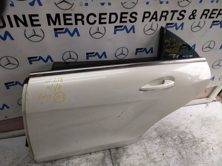 MERCEDES CLS W218  COUPE PASSENGER REAR DOOR NSR WHITE 2011-17 COMPLETE FMD301