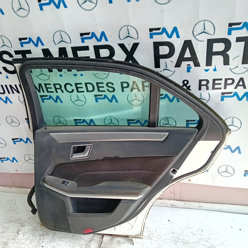 MERCEDES BENZ E-CLASS W212 DRIVER REAR DOOR OSR WHITE 2009-16 COMPLETE FMD215