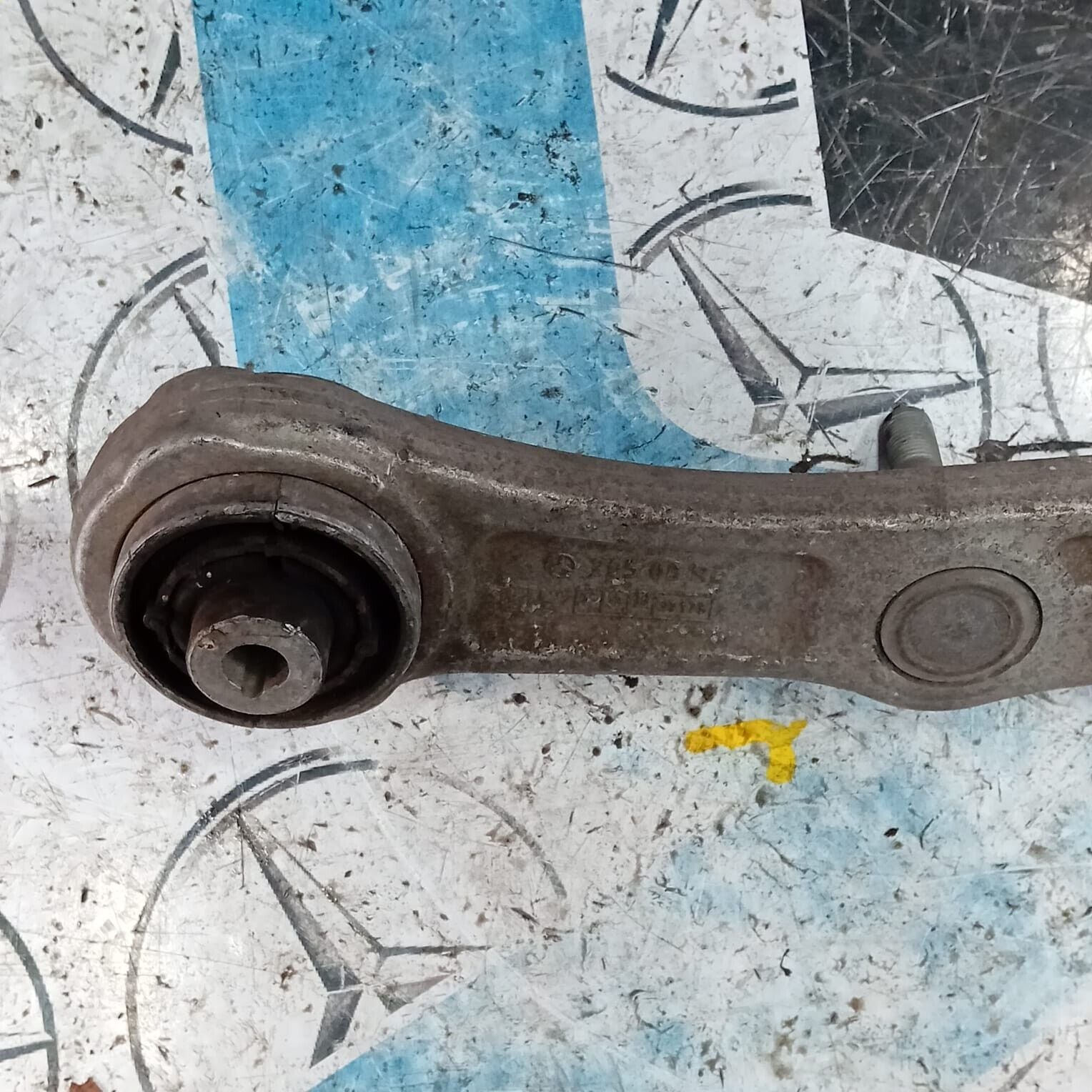 MERCEDES BENZ C-CLASS W205  DRIVER SIDE FRONT LOWER CONTROL ARM 205 08 RE