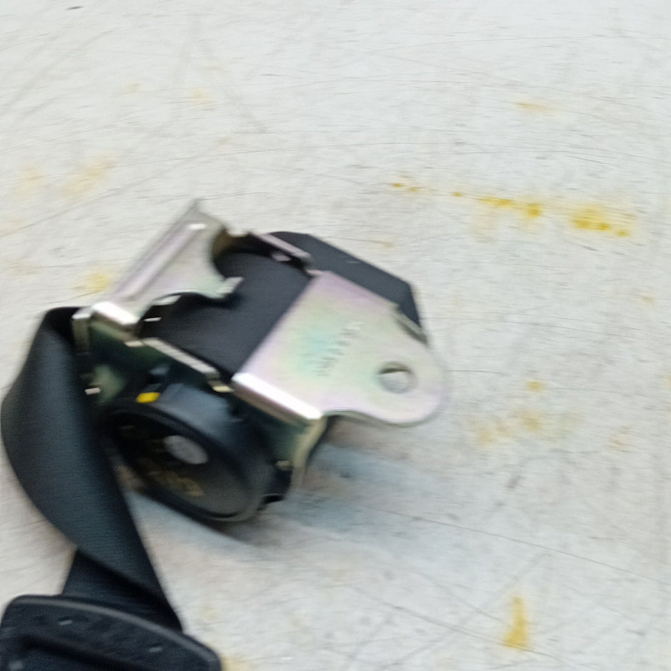MERCEDES E-CLASS W213 CENTRE SIDE SEAT BELT BLACK A2138601385 2016 FM001386