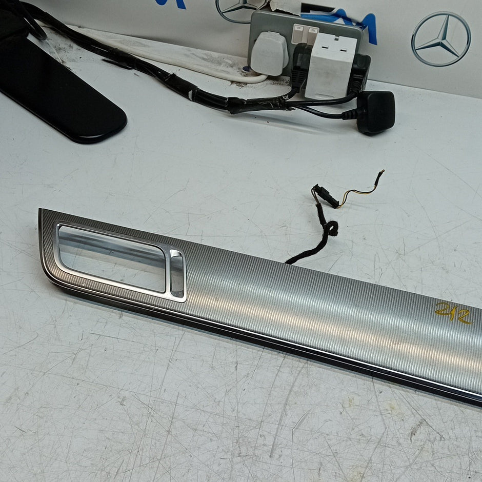 MERCEDES BENZ  E-CLASS W212 DASHBOARD  TRIM PANEL 2016 A212680XX93 FM001547