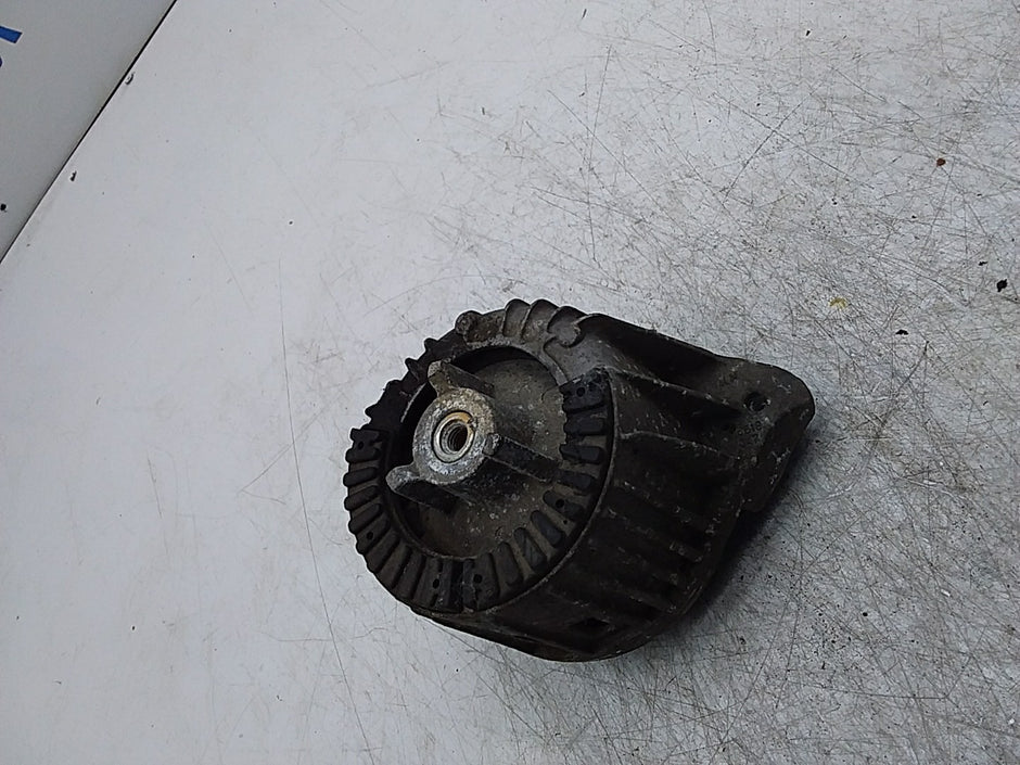 MERCEDES BENZ  E-CLASS W212  ENGINE MOUNT LEFT NS A2122404117 FMR320
