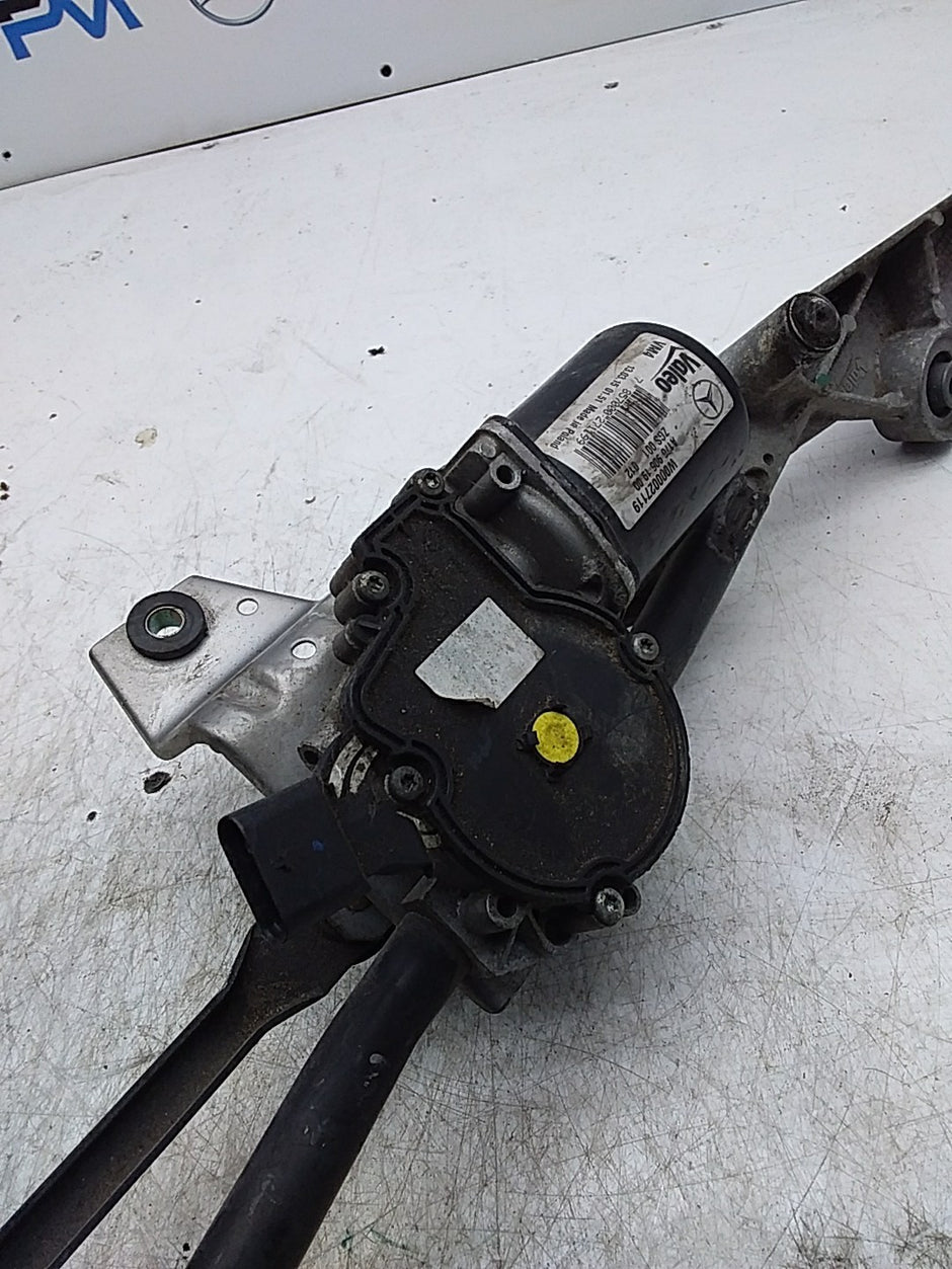 MERCEDES A-CLS W176 WIPER MOTOR AND LINKAGE A1769061900 FMR295