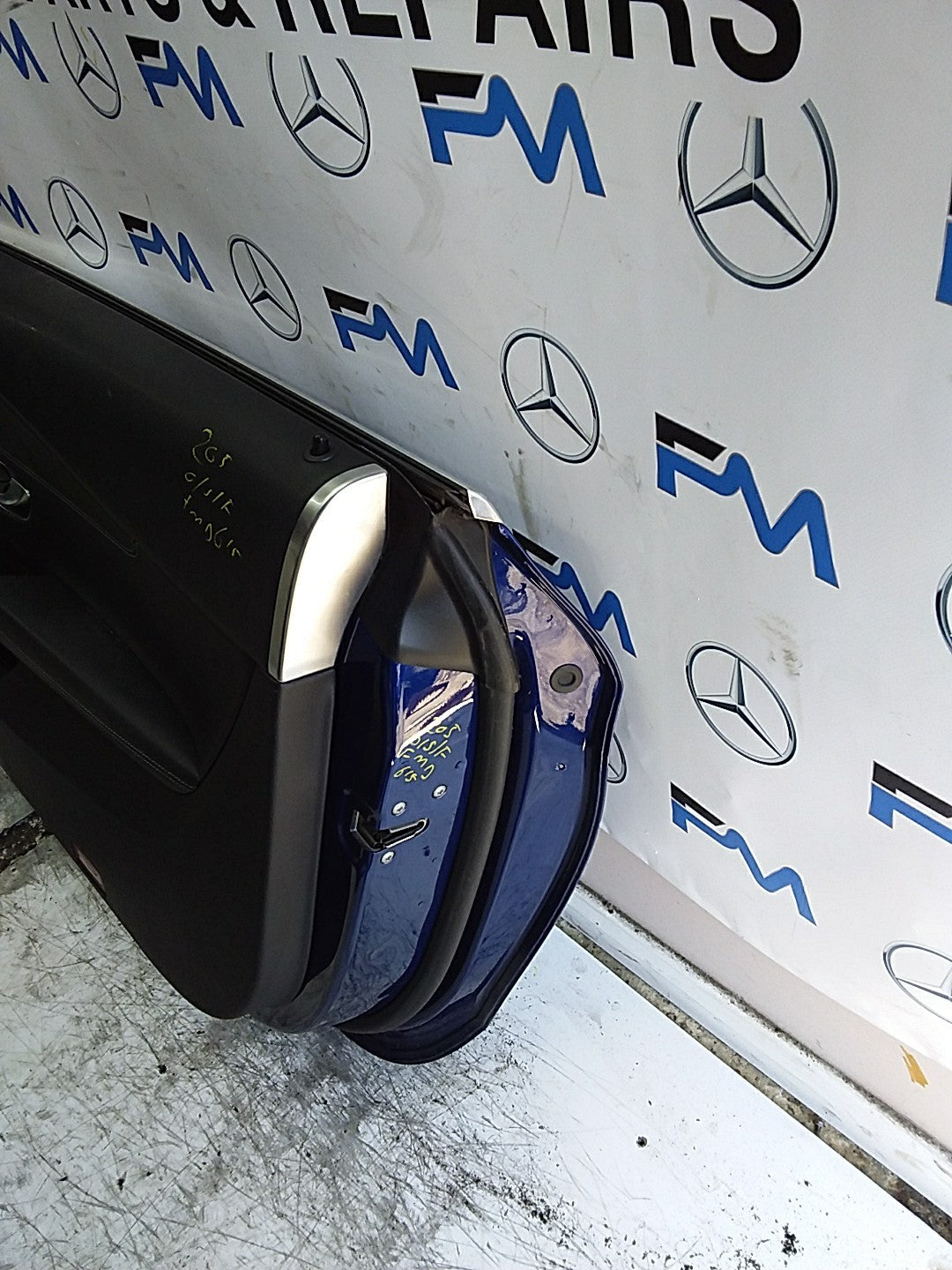 MERCEDES C-CLS W205 COUPE DRIVER FRONTDOOR OSF BLUE 2016 ONWARDS COMPLETE FMD615