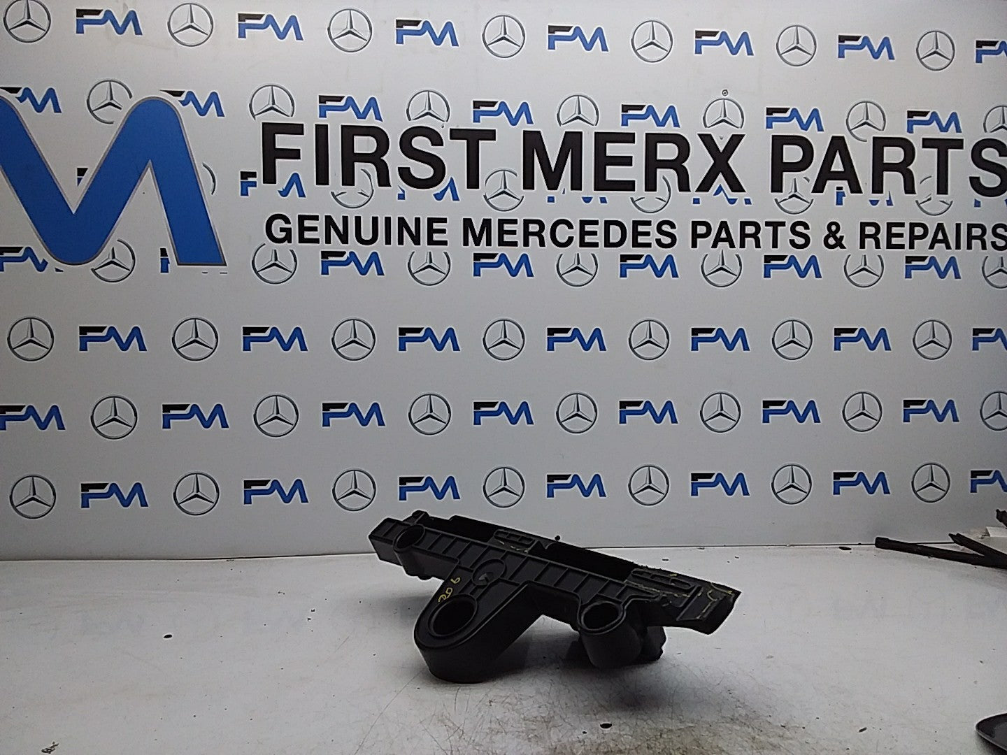 MERCEDES BENZ  C-CLASS W206 TRUNK BOOT TRIM ELEMENT A2066841500 FMR207