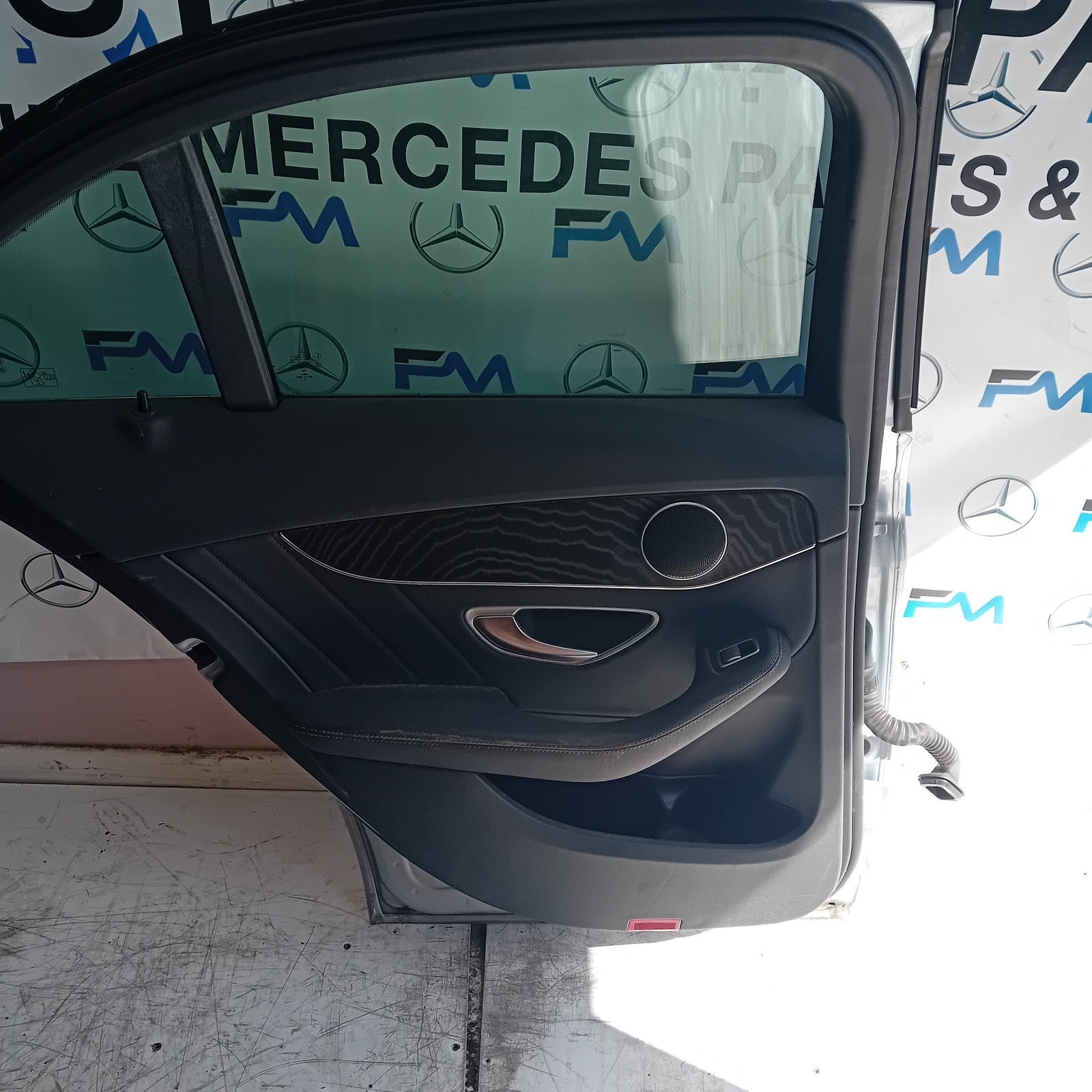 MERCEDES C-CLASS W205 COP PASSENGER REAR DOOR N/S/R SILV 2014 ON COMPLETE FMD169