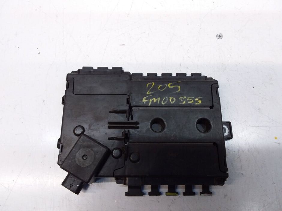 Mercedes C-Class W205 Front Inboard Fuxebox Module Unit A2055402850 FM00355