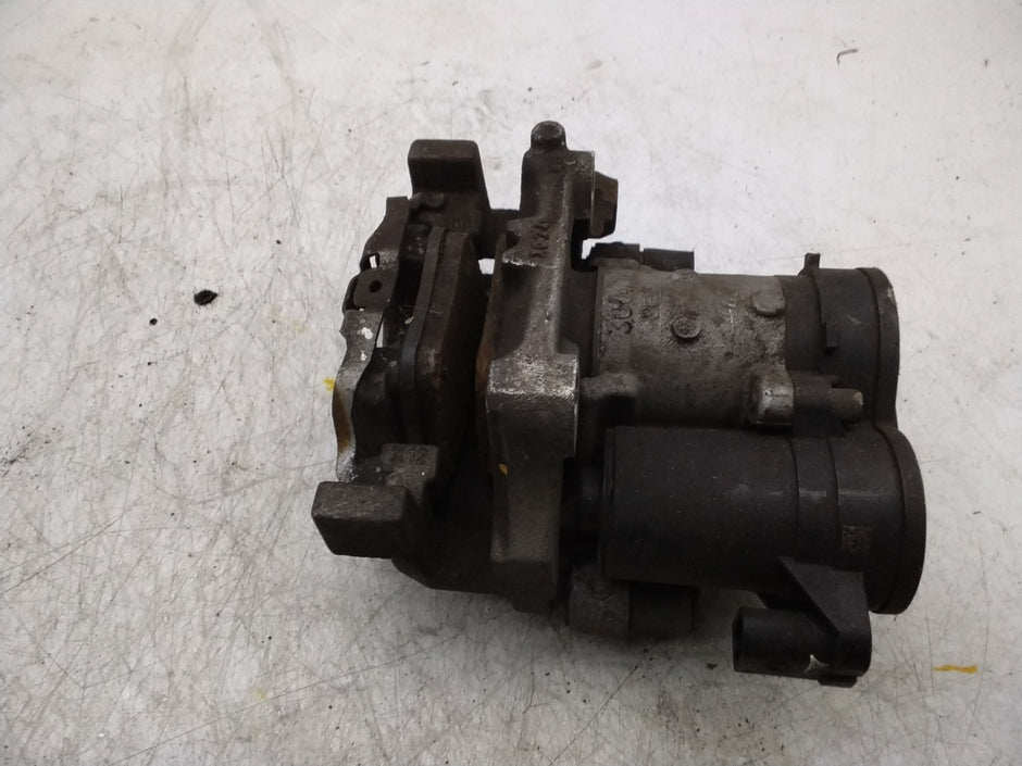 MERCEDES  B-CLASS W246 BRAKE CALIPER REAR LEFT PASSENGER SIDE A2054231998 FMR134