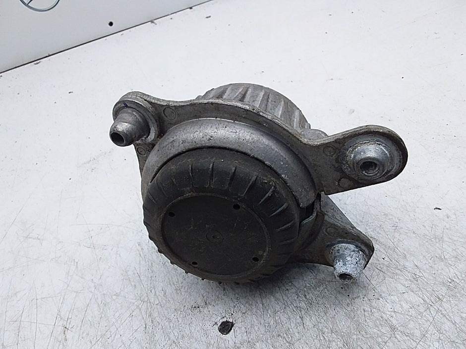 MERCEDES BENZ  C-CLASS  W205  ENGINE MOUNT RIGHT OS A2052406717 FMR359