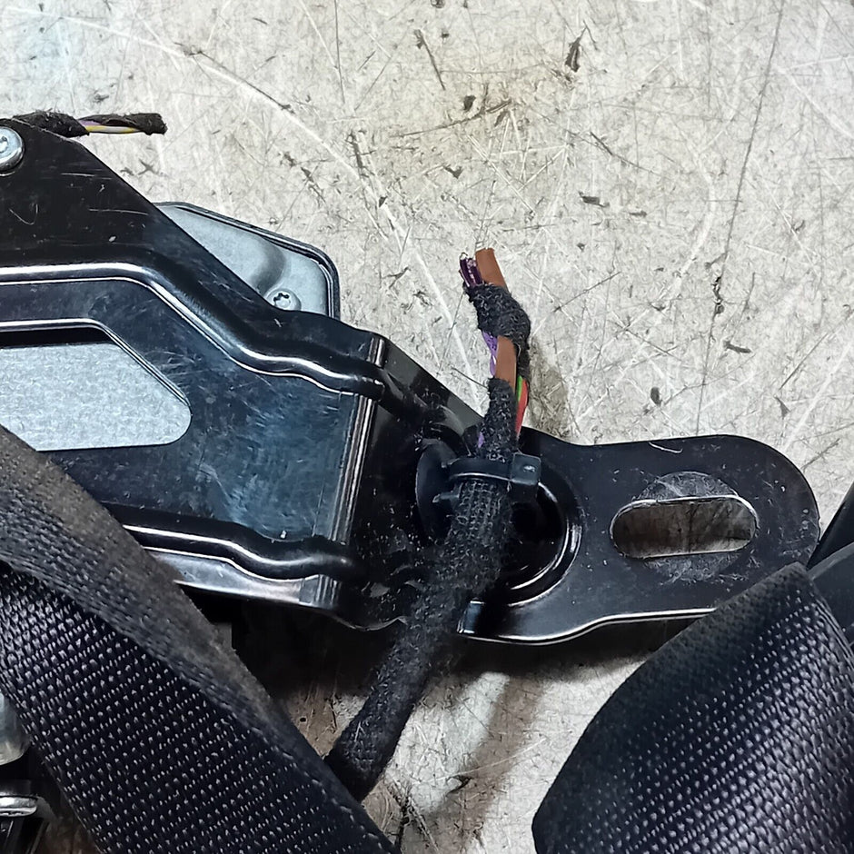 MERCEDES E CLASS W213 PASSENGER SIDE FRONT SEAT BELT GENUINE 2016-2020
