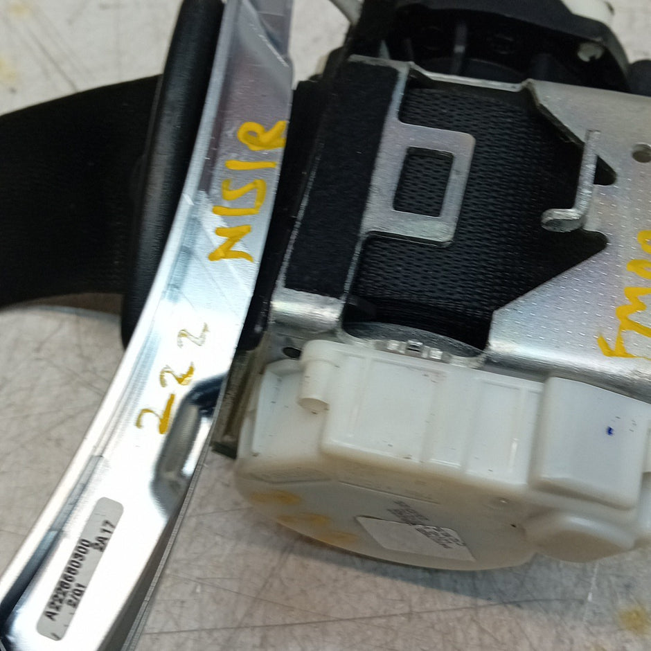 MERCEDES S-CLASS W222 PASSENGER LEFT SEAT BELT BLACK A2228600785 2015 FM001452