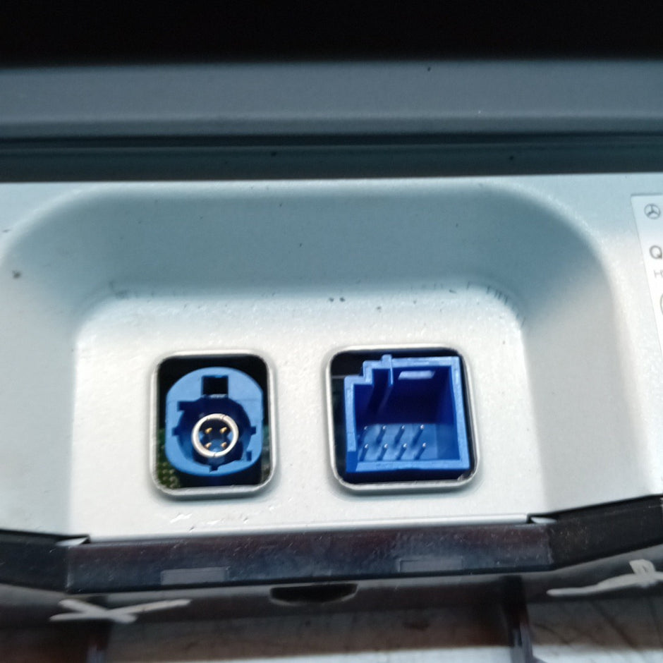 MERCEDES BENZ C-CLASS W205  DISPLAY SCREEN A2059002211 2014 ON FM001650