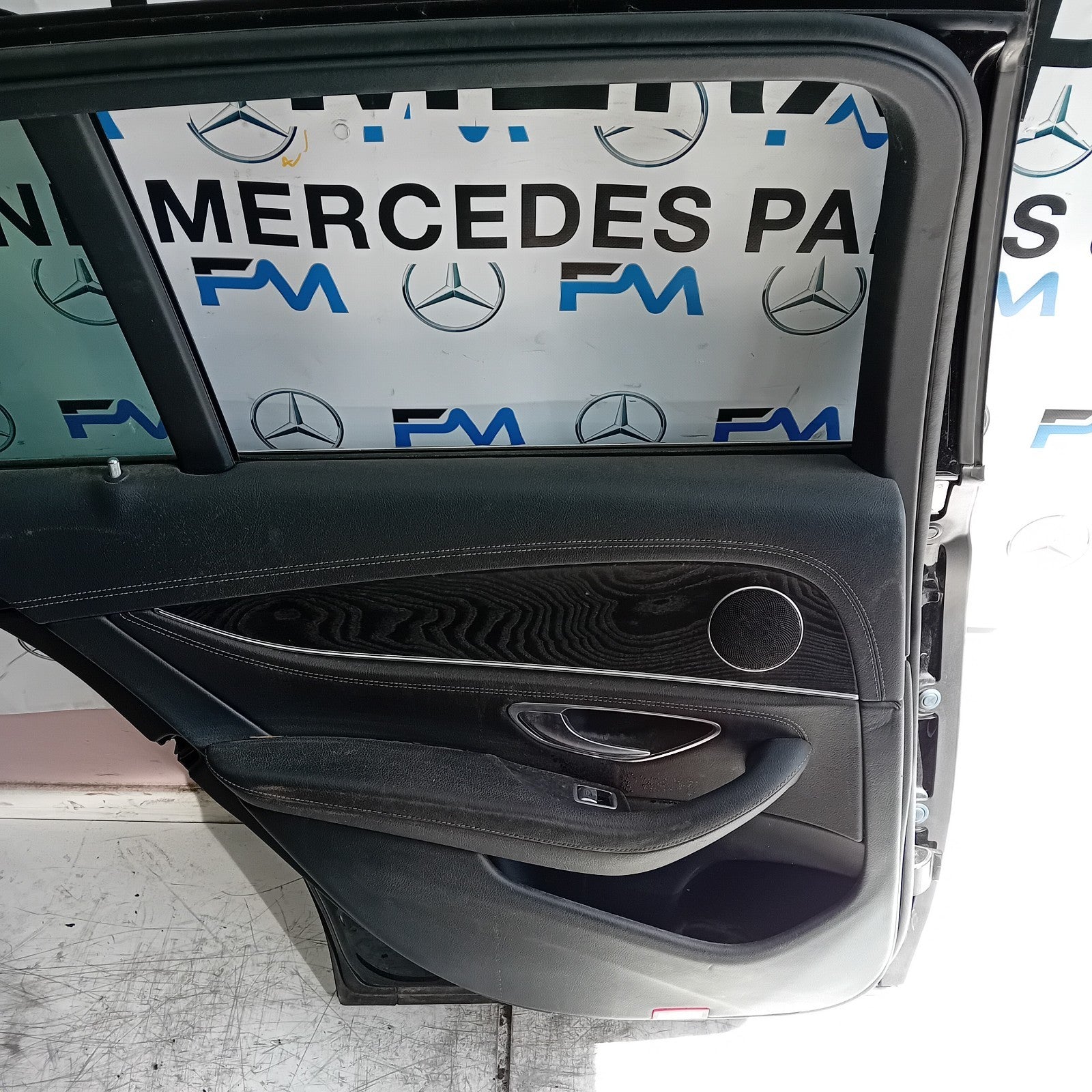 MERCEDES E-CLASS W213 EST PASSENGER REAR DOOR NSR BLACK 2016 ON COMPLETE FMD223