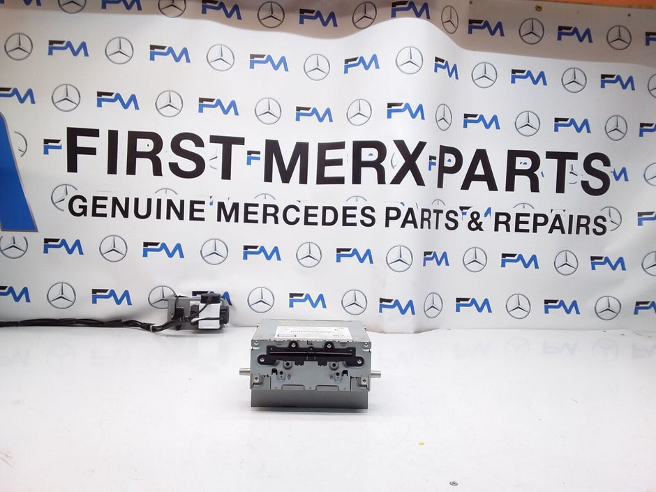 MERCEDES BENZ C CLASS W205 2017 RADIO CD  STEREO HEAD UNIT  A2059005036 FM00304