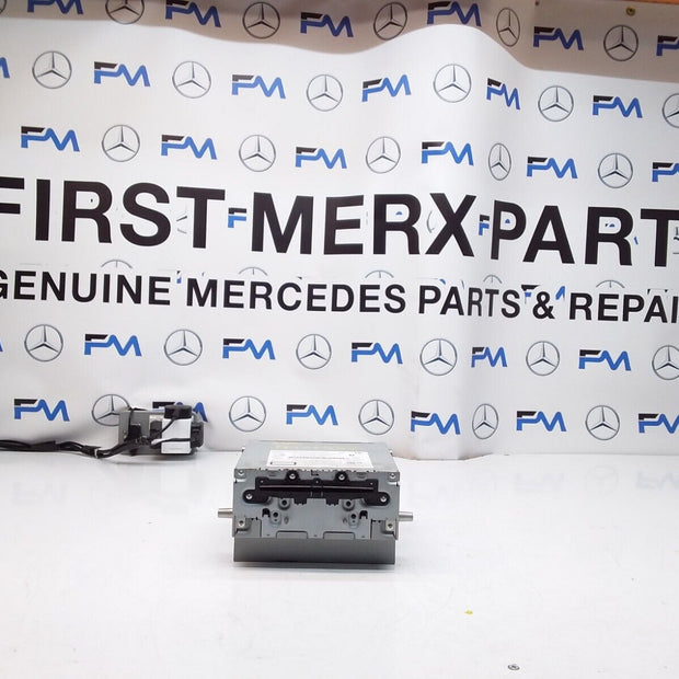 MERCEDES BENZ C CLASS W205 2017 RADIO CD  STEREO HEAD UNIT  A2059005036 FM00304