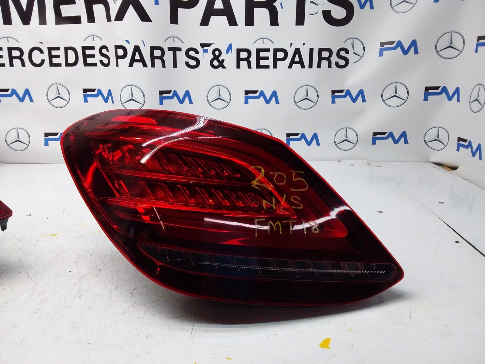 MERCEDES  C CLASS W205 REAR PASSENGER SIDE LED LIGHT A2059067103 FMT18 2015