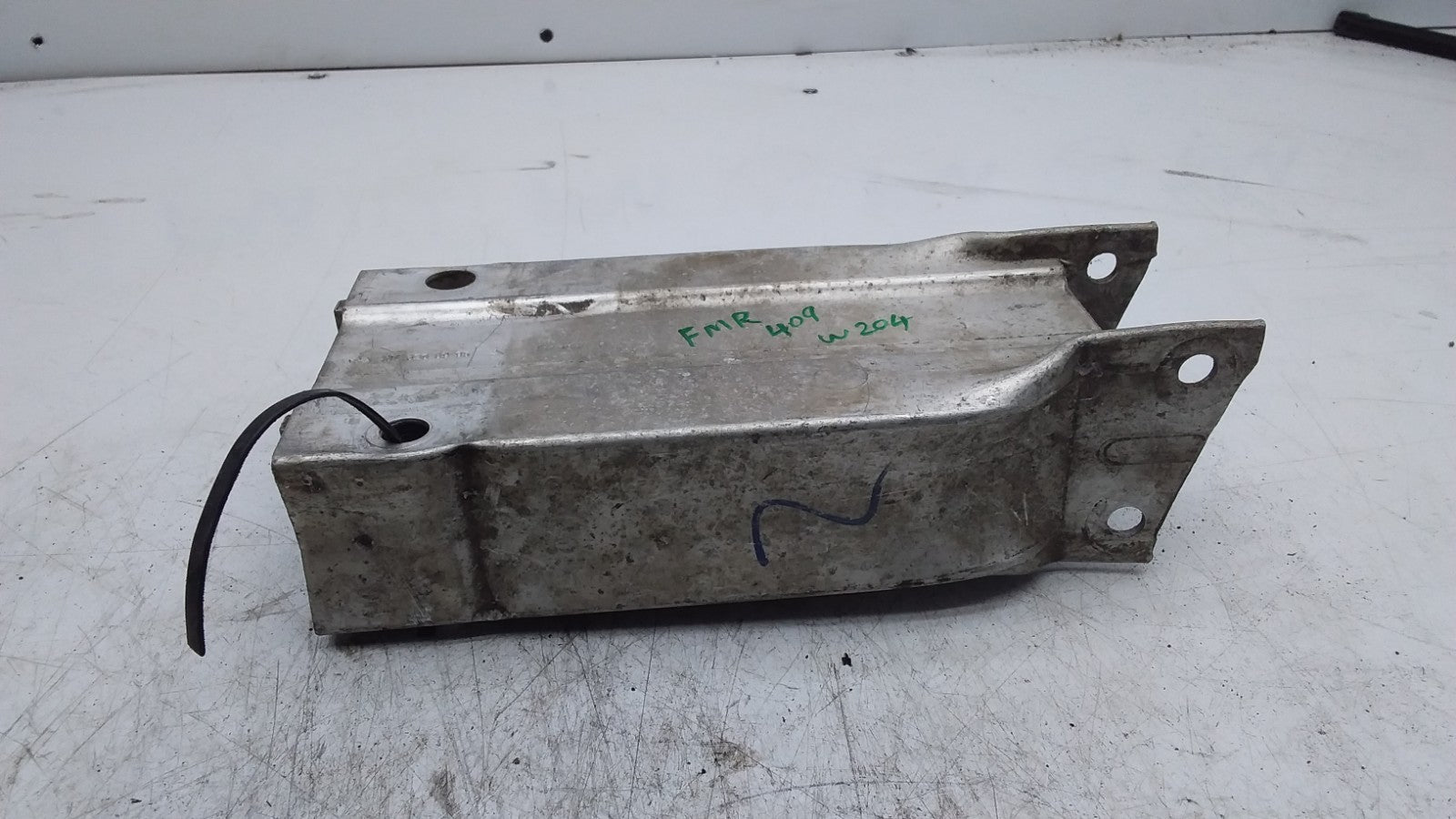 MERCEDES BENZ C-CLASS W204 RIGHT SIDE FRONT CRASH BAR SUPPORT A2046200995 FMR409