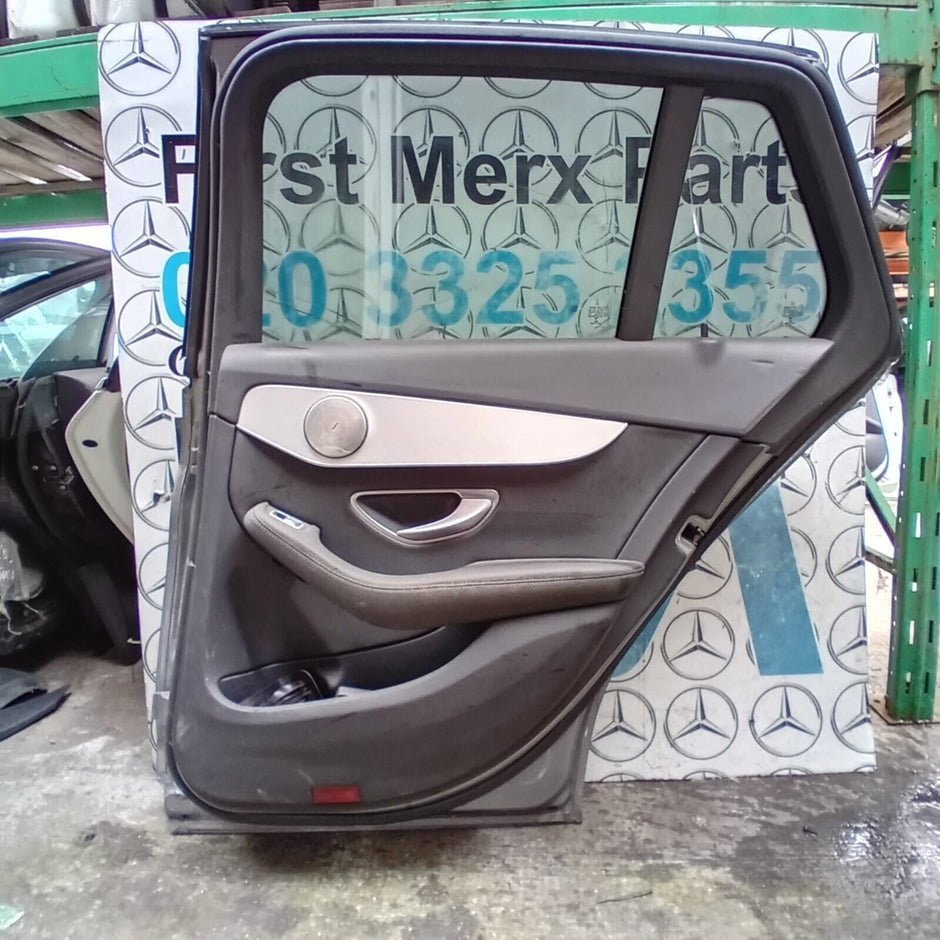 MERCEDES BENZ C-CLASS  W205  DRIVER SIDE REAR DOOR ( OFF SIDE REAR )