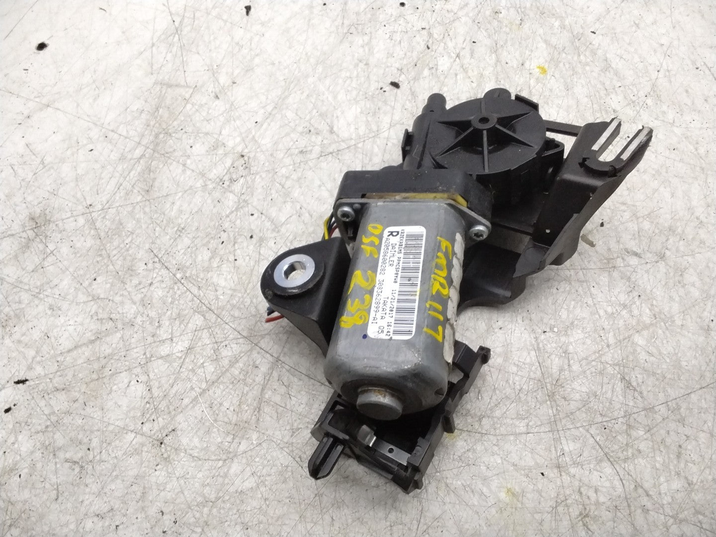  MERCEDES E-CLASS W238 FRONT DRIVER SIDE SEAT BELT RETRACTOR A2058600282 FMR117