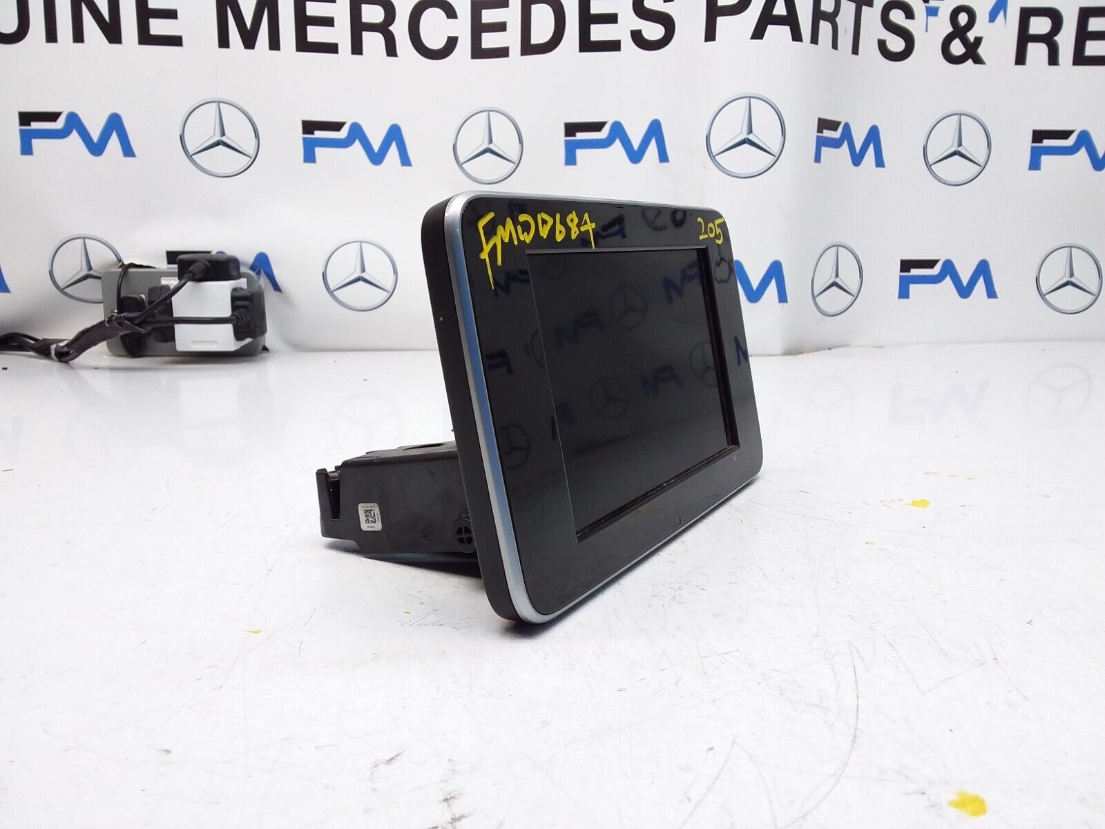 MERCEDES C-CLASS W205 2016 SAT NAV MULTIMEDIA SCREEN A2059004113 FM00684
