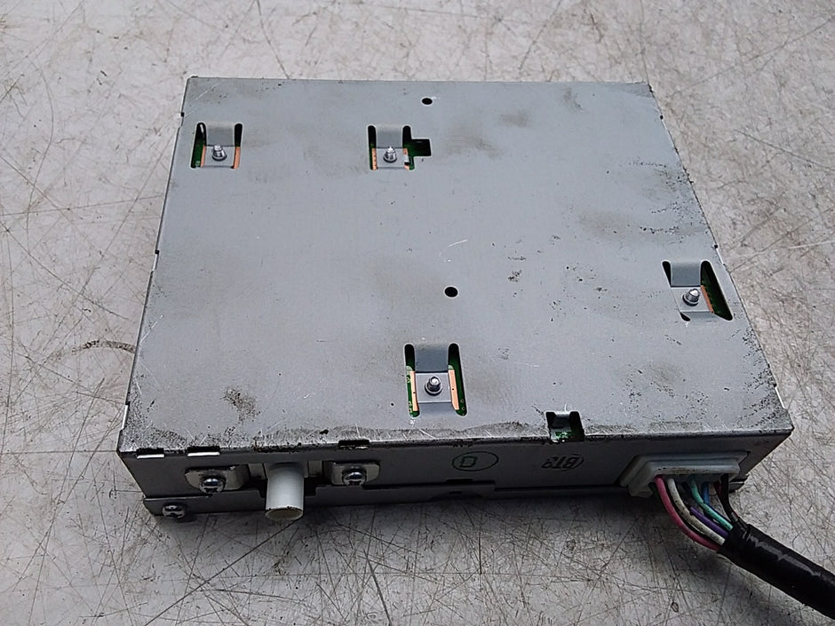 MITSUBISHI OUTLANDER ANTENNA ARIEL AMPLIFIER MODULE 8701A602 FMR494