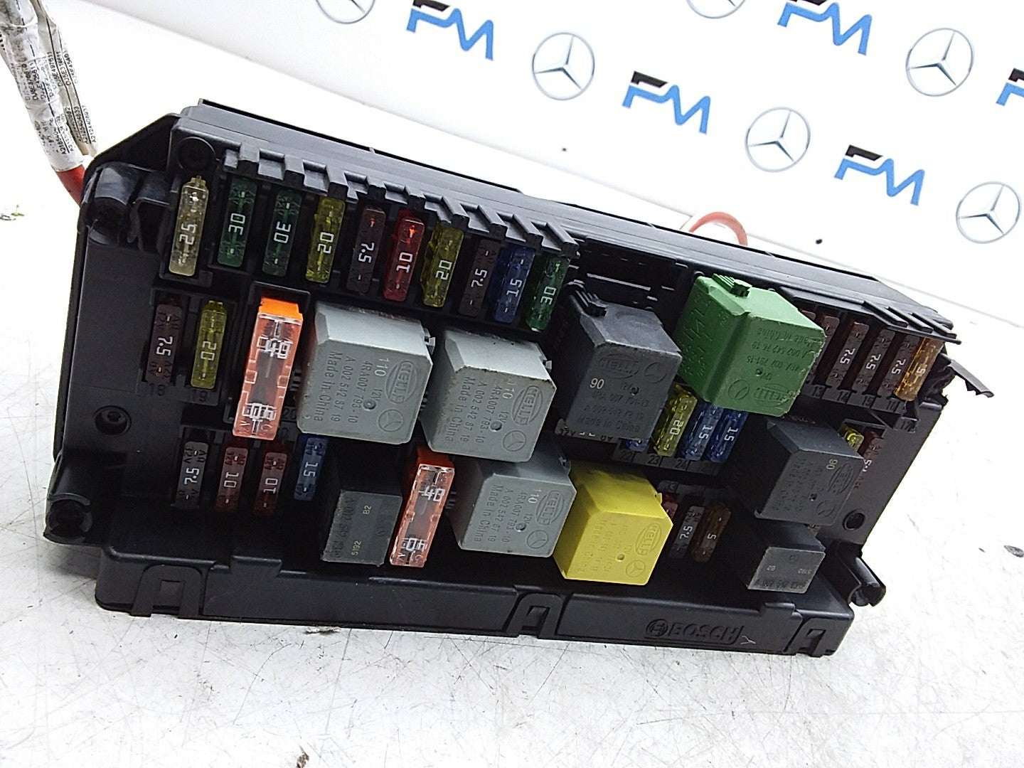 MERCEDES BENZ  E-CLASS W212  FUSE BOX A2129002627 FMR478