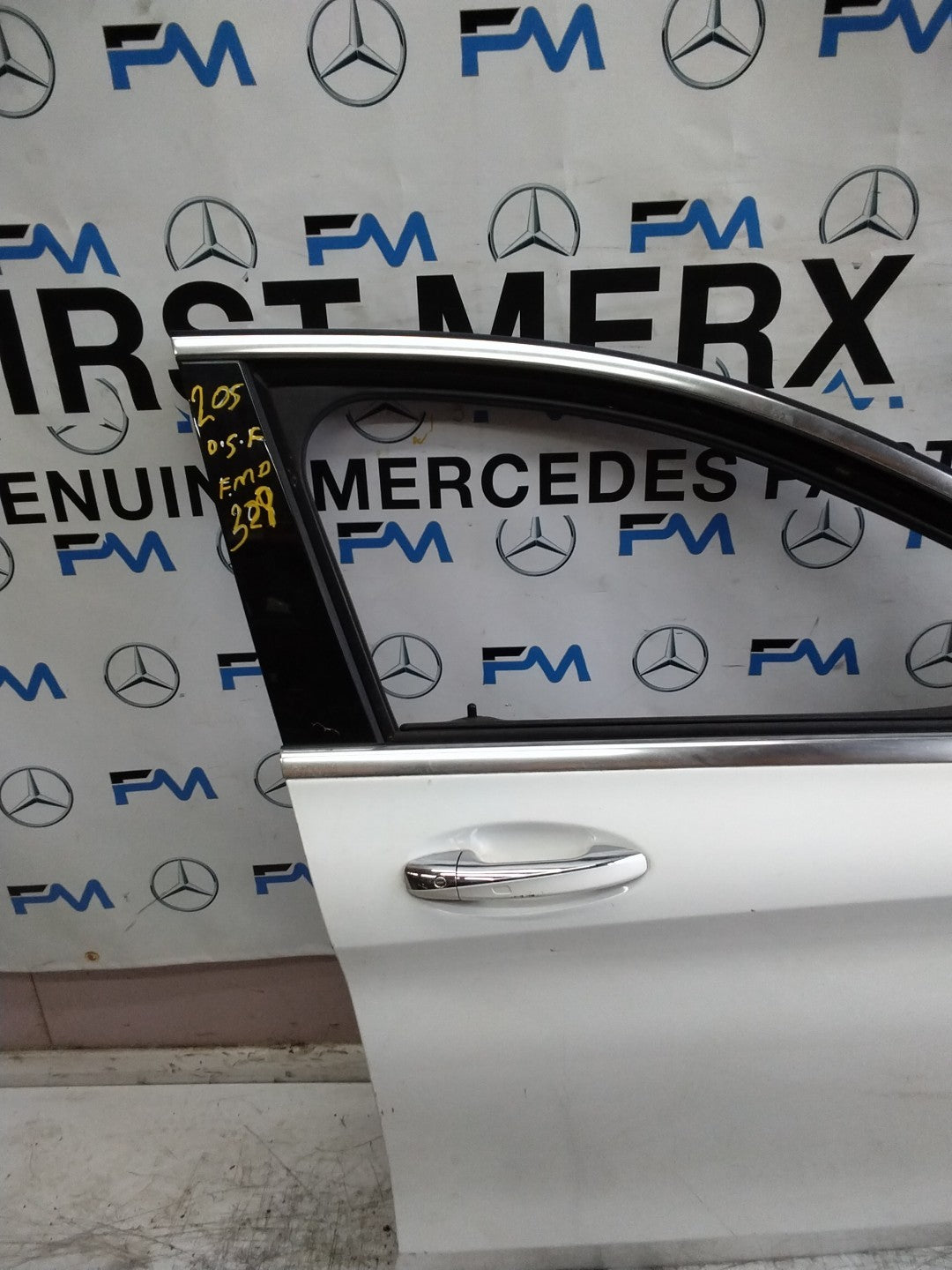 MERCEDES C-CLASS W205 SLN DRIVER FRONT DOOR OSF WHITE 2014 ON COMPLETE FMD329