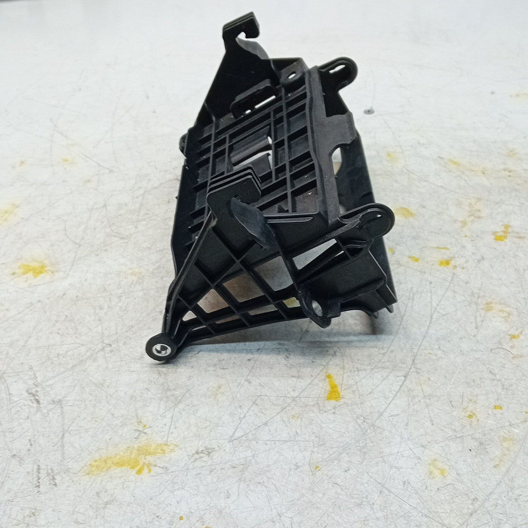 MERCEDES BENZ E-CLASS W213 RADIO STEREO HEAD UNIT BRACKET A2135455900  FM001310