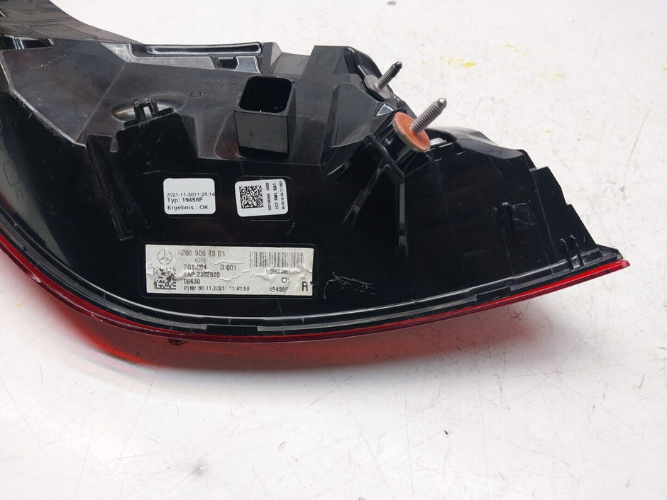MERCEDES-BENZ C CLASS DRIVER TAIL LIGHT RIGHT Saloon 22-24 A2069068901 FMT12