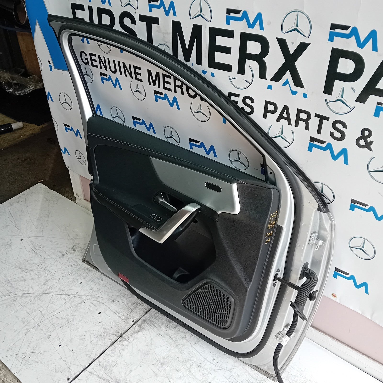 MERCEDES  A-CLASS W177 PASSENGE SIDE FRONT DOOR N/S/F COMPLETE SILVER FMD114