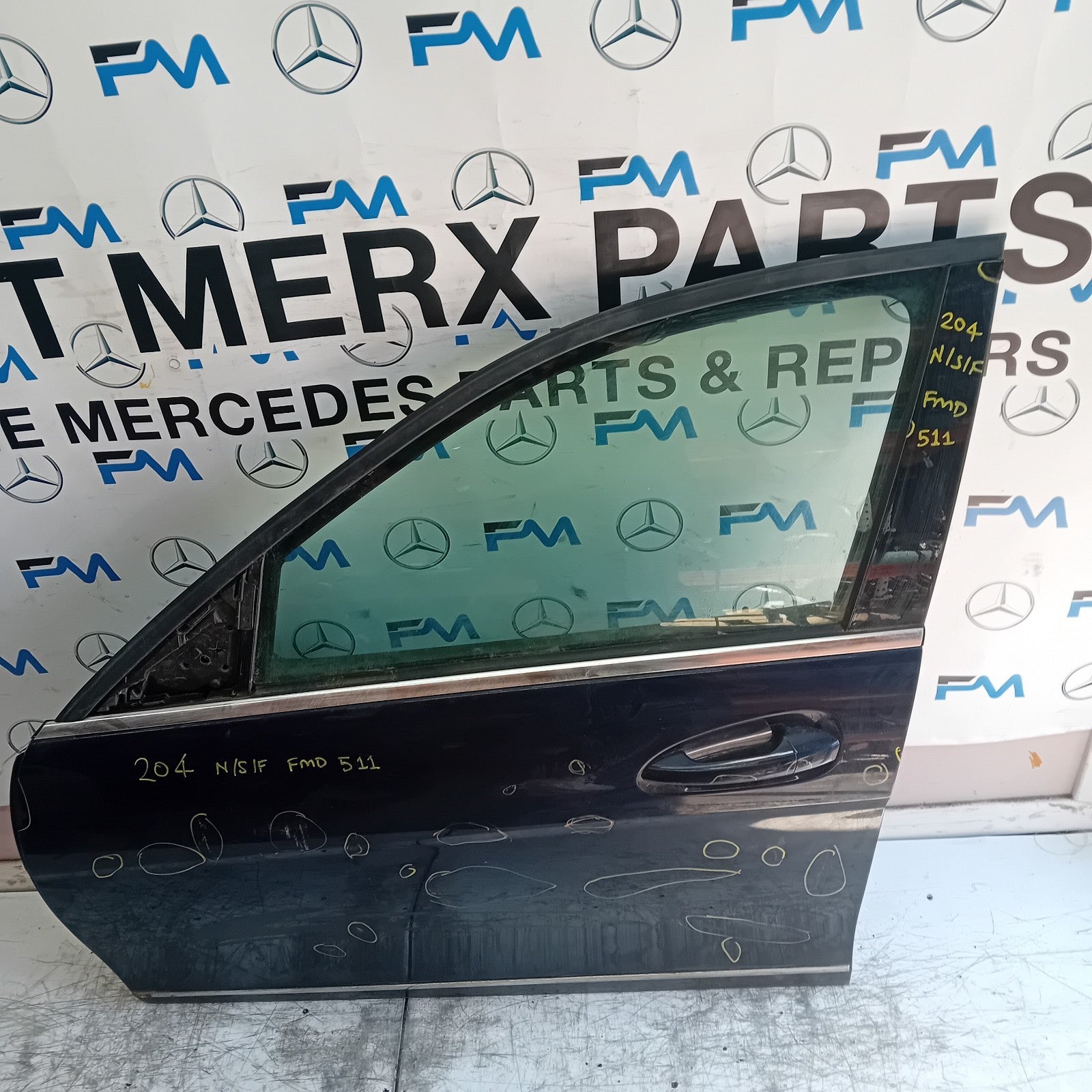 MERCEDES C-CLASS W204 PASSENGER FRONT DOOR NSF 2008-2014 BLACK COMPLETE  FMD511