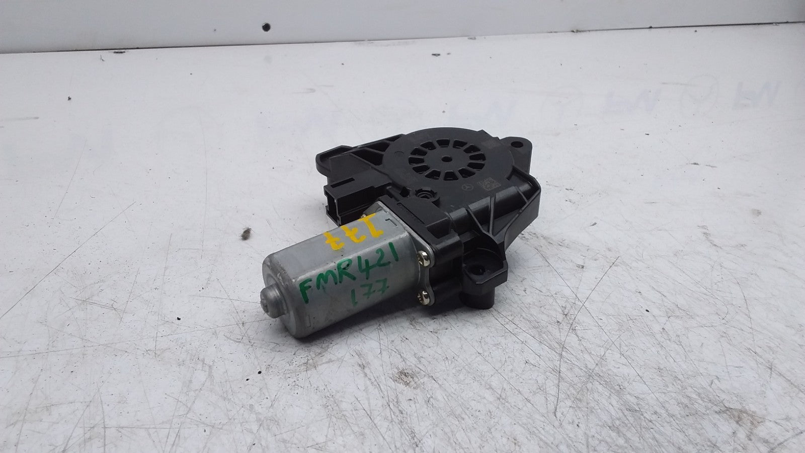 MERCEDES BENZ A-CLASS W177 WINDOW REGULATOR REAR RIGHT A0009060908 FMR421